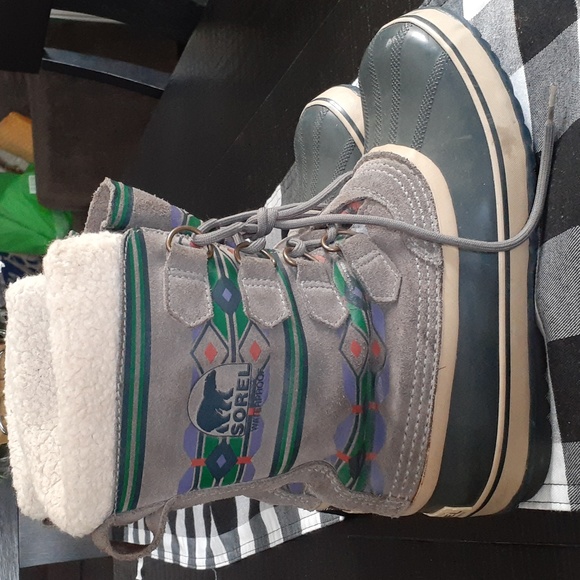 SOREL WATERPROOF BOOTS - Picture 1 of 9